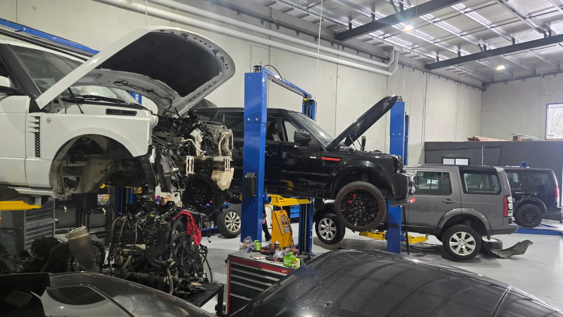Logbook Servicing & Everyday Car Repairs