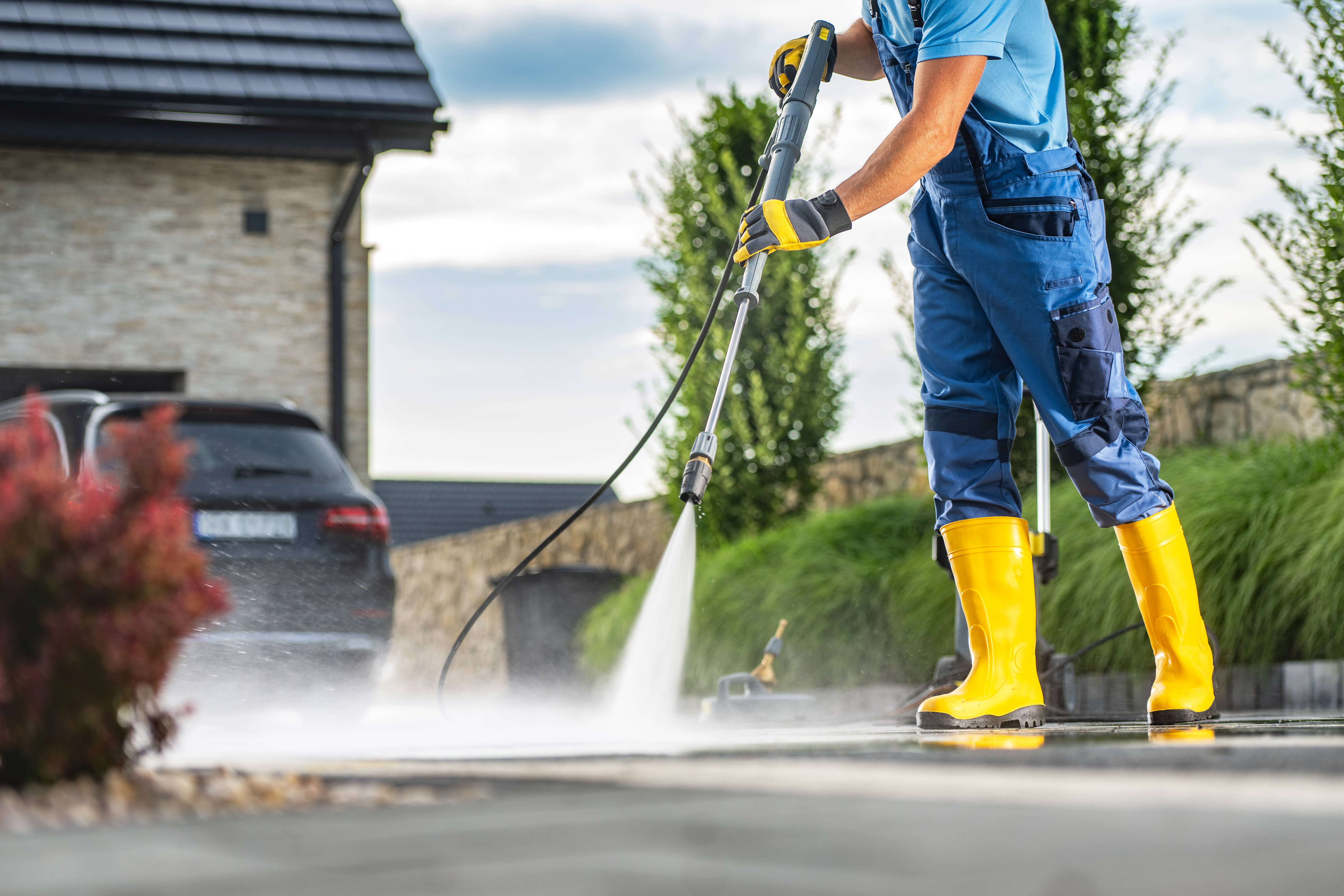 Professional exterior house washing