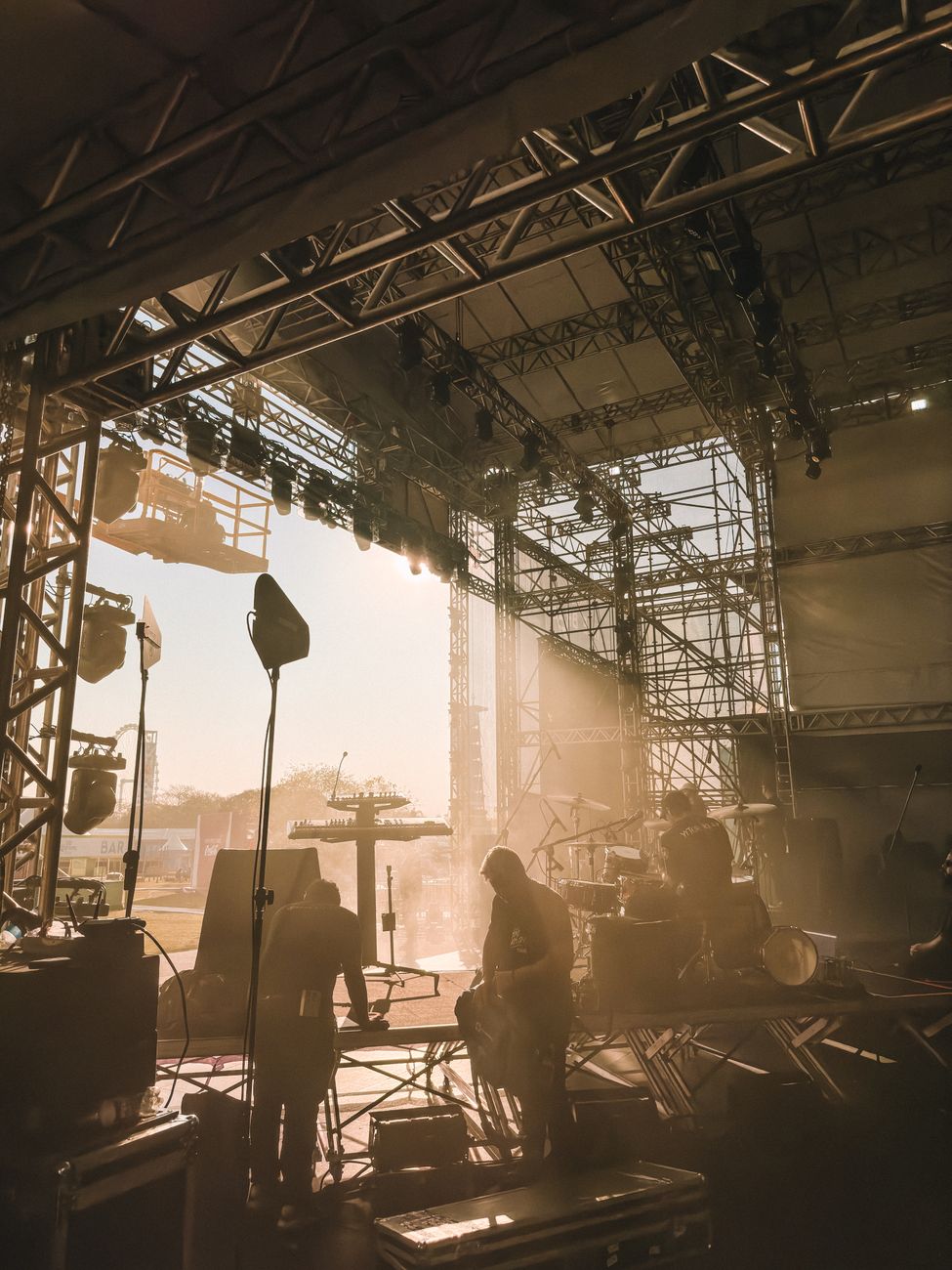 Stage lighting rigging construction