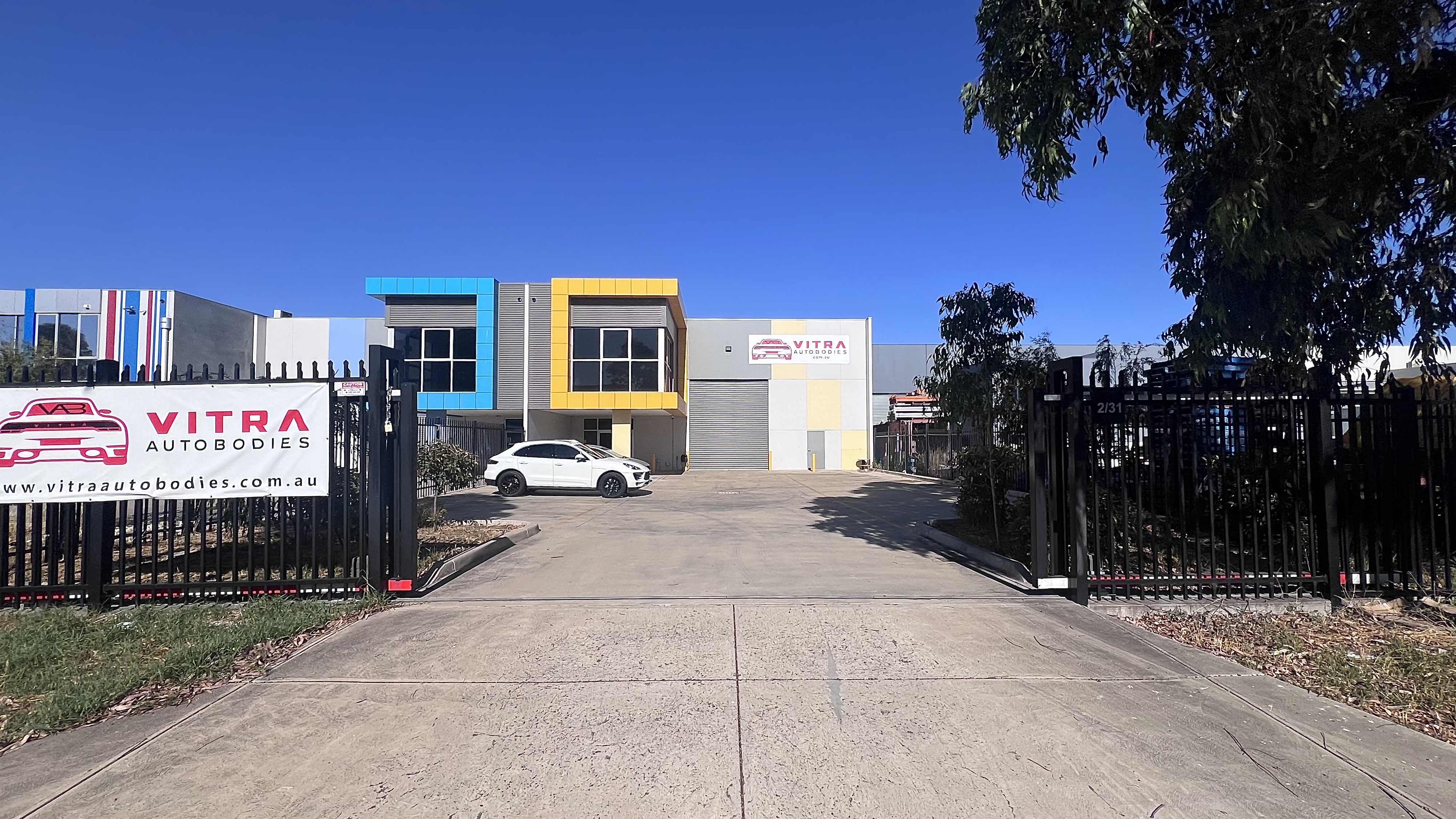Vitra Auto Bodies expert panel beating and smash repairs in Melbourne